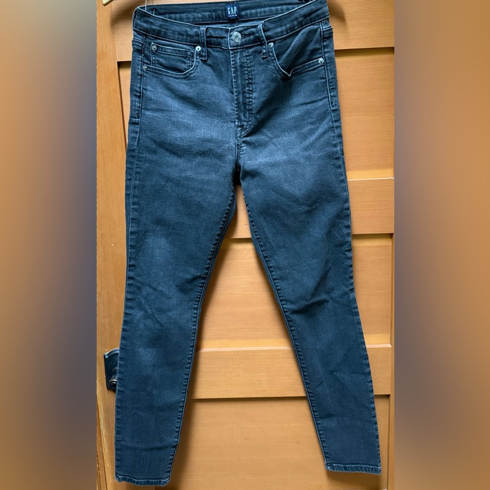 GAP Women's true Skinny Jeans 29R